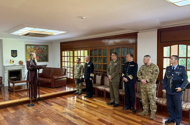 Awards for 34 military personnel