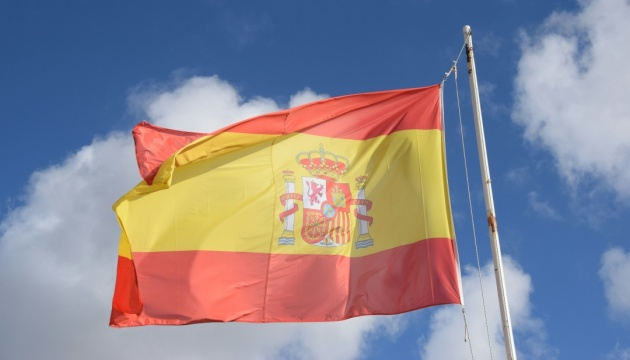 Illegal migrants apply for legalization