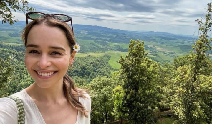 Изображение с созданием сериала 'Пони'