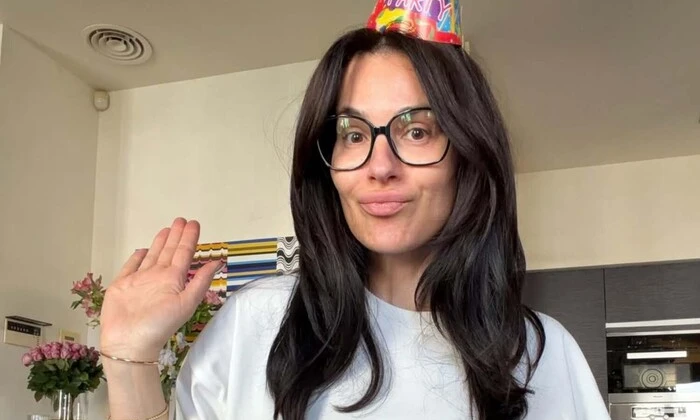 Maria Yefrosinina makeup-free photoshoot