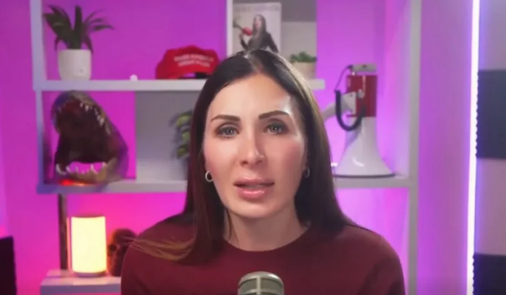 Photo of Laura Loomer supporting Ukraine