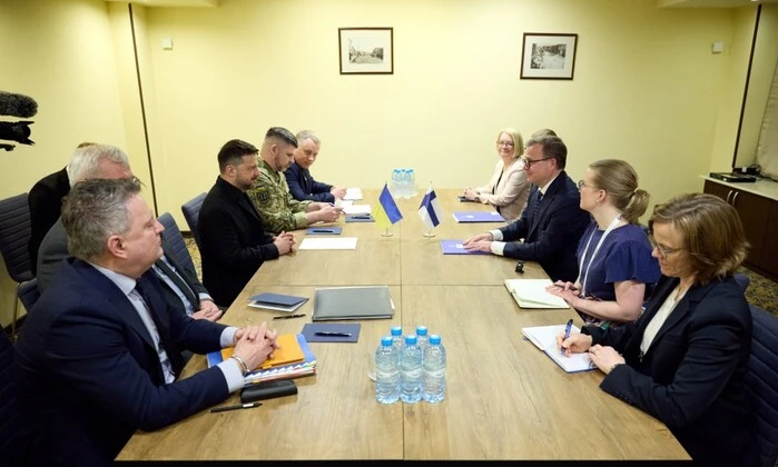 Зеленський у Єревані обговорив угоду з дронами та 300 млн доларів на оборону