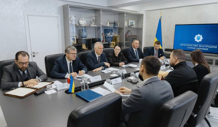 Logos of Ukrainian and Polish intelligence services