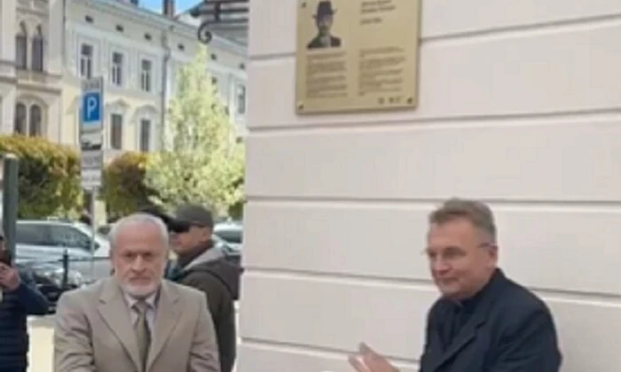 Меморіальна табличка Джохару Дудаєву