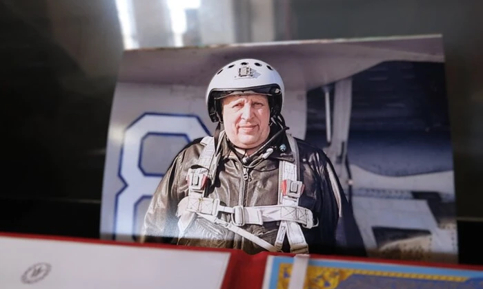 Personal belongings of a legendary pilot at the exhibition