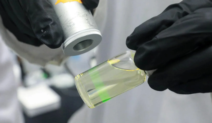Bright nanoparticles for precise substance detection