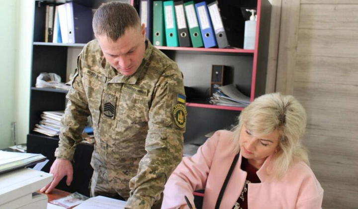 Соцмедіа заповнені пасмішками через кордон