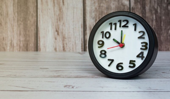 Годинник показує зимовий час