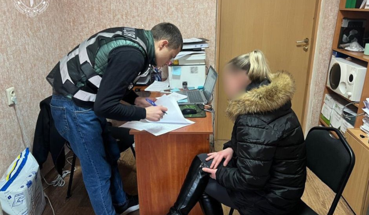 Мать пытает 9-летнего сына в Киеве