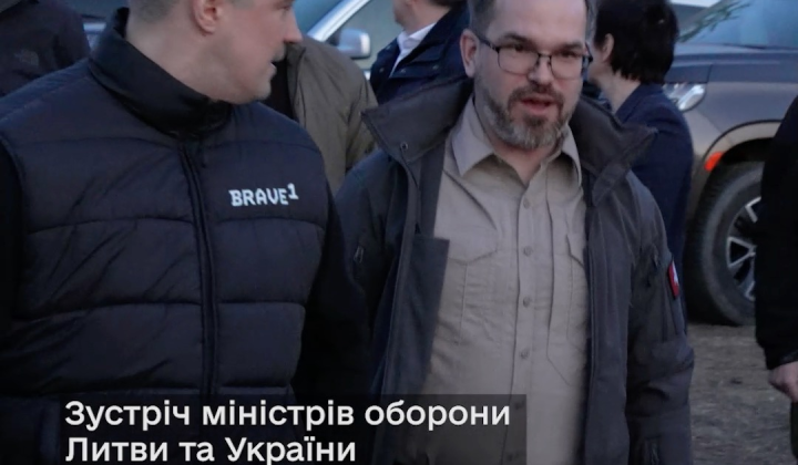 Дрон-перехоплювач знищує 