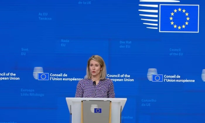 Flags of EU and Russia on the map