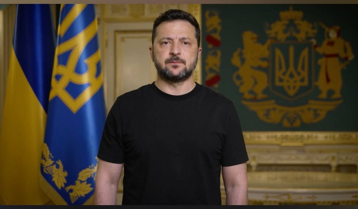 Михайло Драпатий на тлі ЗСУ