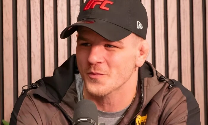 Yaroslav Amosov wins in UFC and dances breakdance