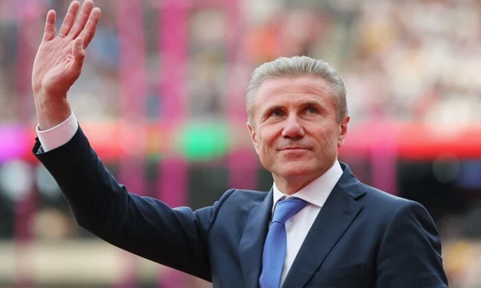 Усик допомагає пораненим військовим два роки