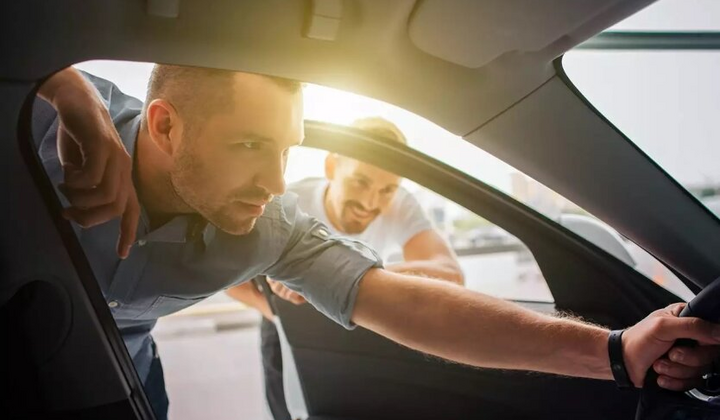 Нові правила продажу авто в Україні