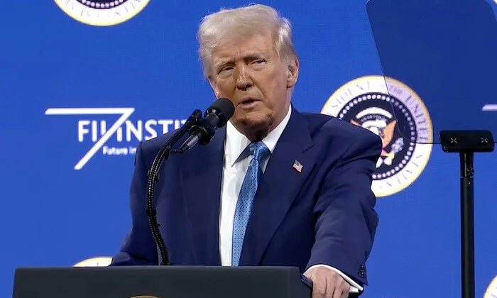 Trump threatens Iran with strikes