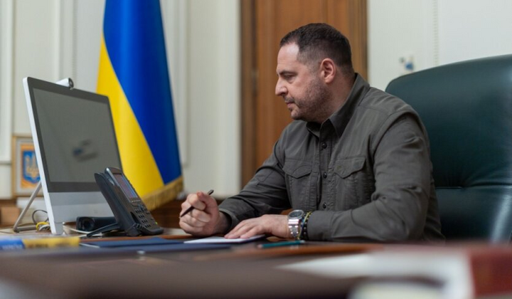 Єрмак відповів Пєскову на заяви