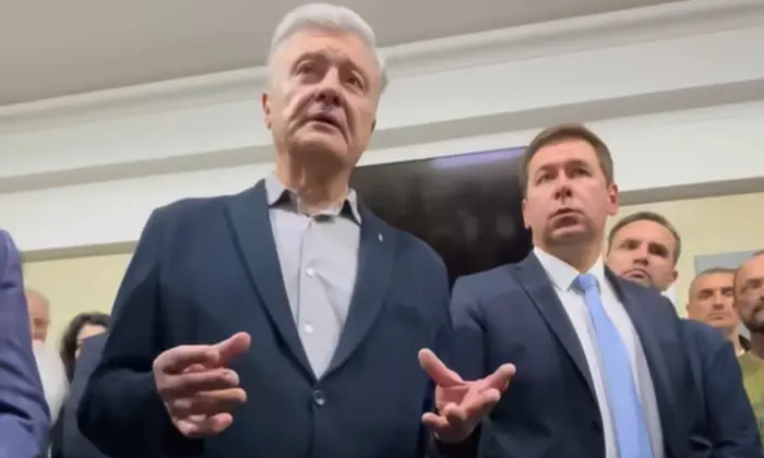 Суд відмовив Порошенку у скасуванні санкцій