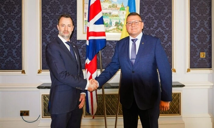 Ukraine and Britain agreement logo
