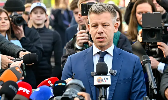 Виктор Орбан и Янош Мадяр поздравляют друг друга