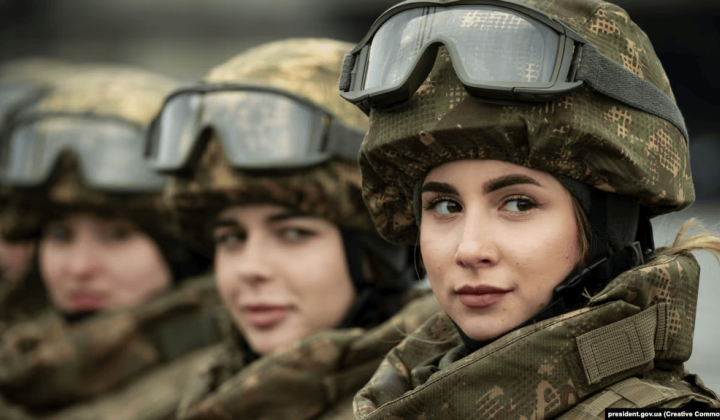 Women in the army: debunking mobilization