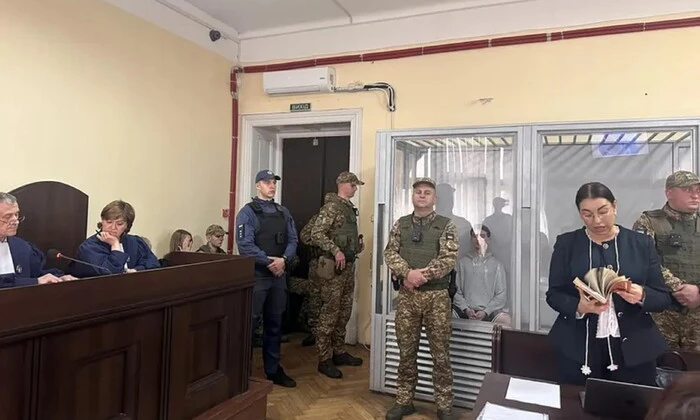 Суд обратился к адвокату подозреваемого в убийстве Фарион относительно лицензии