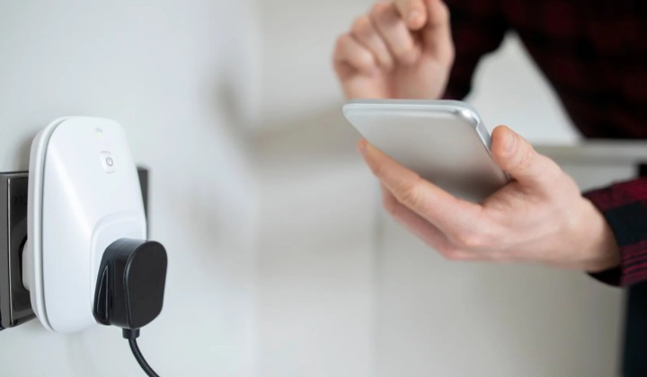 Choose between smart plug and smart switch