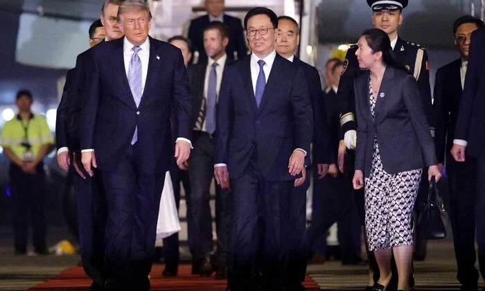 Трамп приїхав до Пекіна