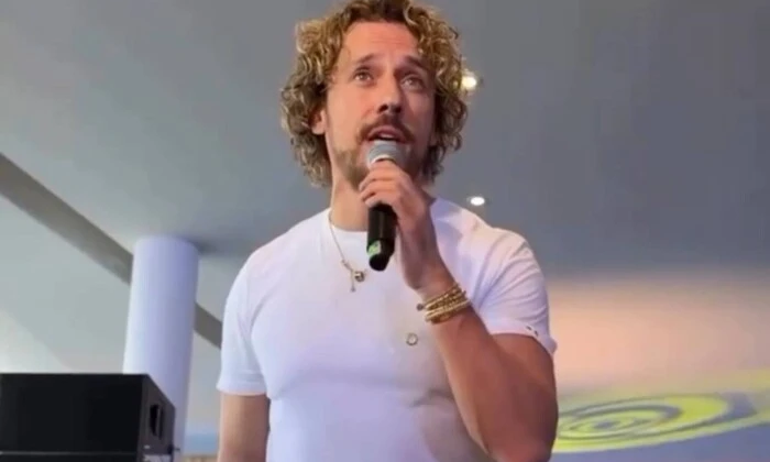 Maxim Galkin sings at a wedding in Cannes