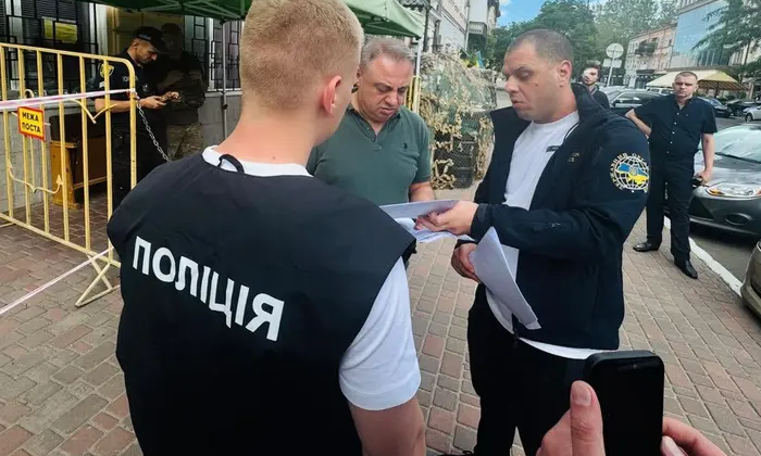 Туреччину позбавили посвідки на проживання в Україні