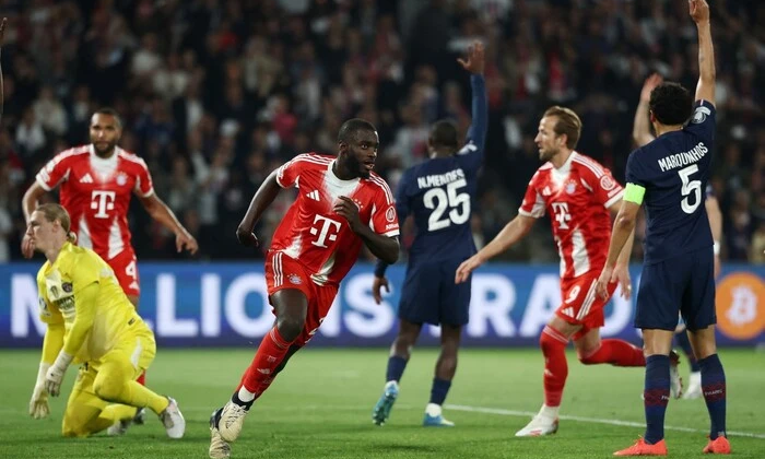 PSG and Bayern scoring goals on the pitch