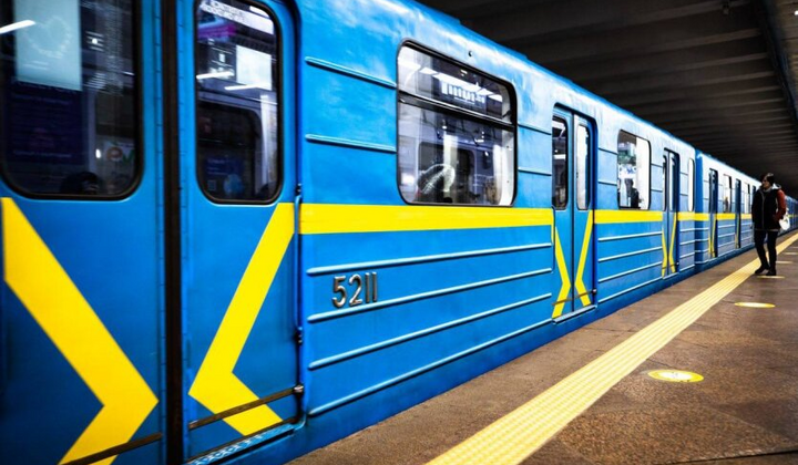 Обмеження пасажирів на вході в метро
