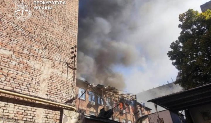 Alternative text: victims of daytime UAV attack in Kyiv