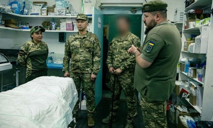 Сирський виявив дефіцит військових медиків