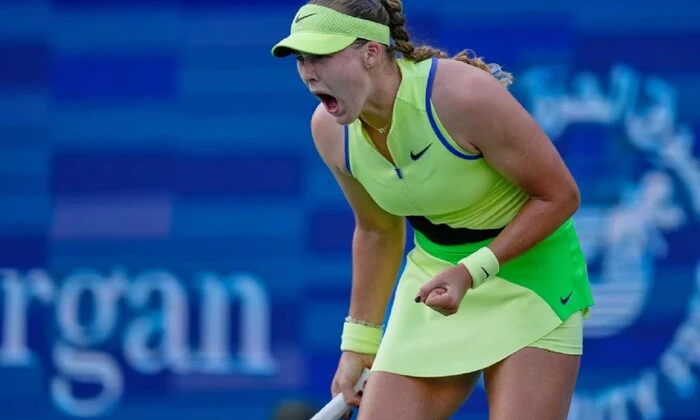 Ukrainian tennis player defeats Russian opponent