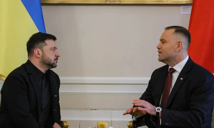 Польща обмежить контакти Навроцького з Зеленським