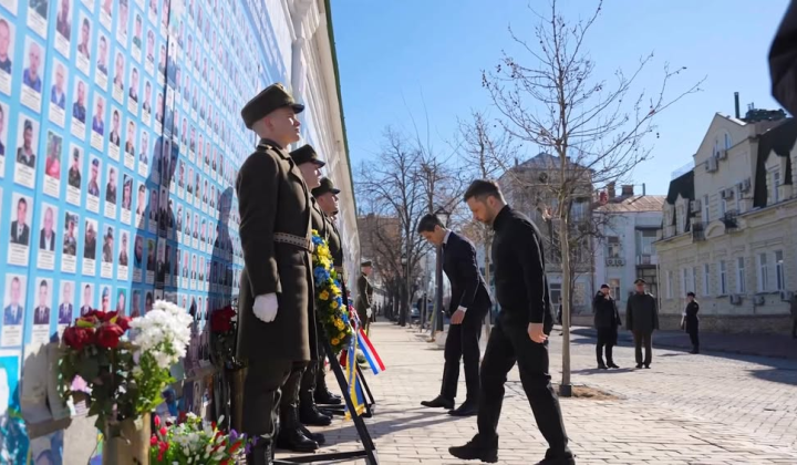 Президент України та прем’єр Нідерландів вшанували загиблих захисників біля Стіни пам’яті