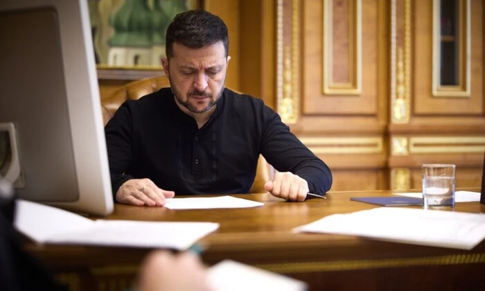 Zelensky signs law for 'Contract 18-24' participants