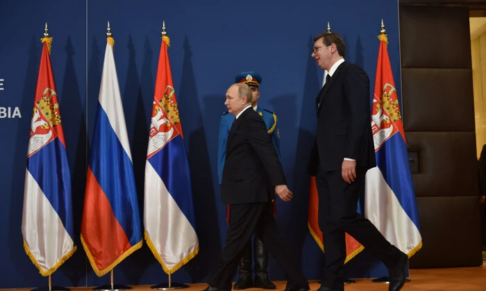Єврокомісія призупиняє фінансування Сербії