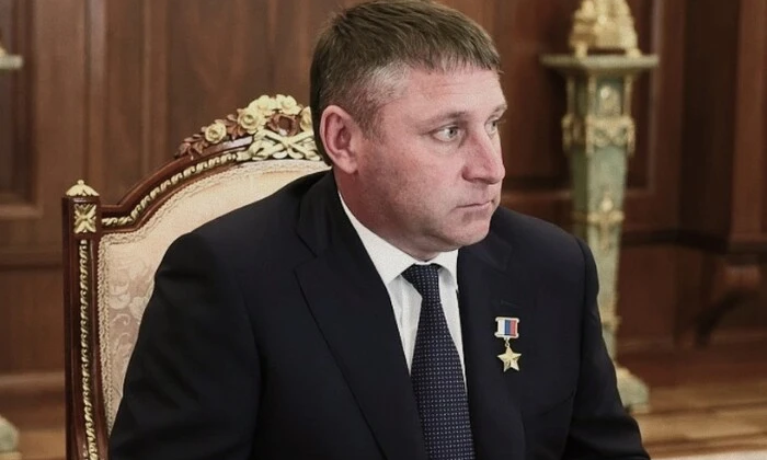 Putin with alcoholic general in Belgorod region