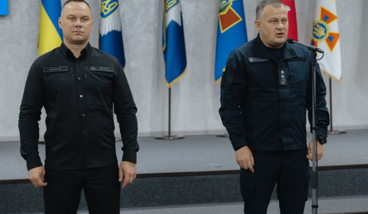 16 рятувальників ДСНС отримали державні нагороди