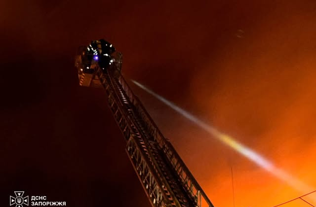 Fire extinguished by rescuers in Zaporizhia