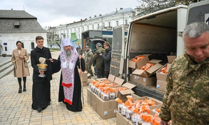 Освящение пасок в Михайловском соборе