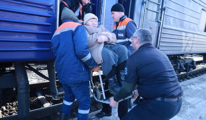 Evacuation from Donetsk region: volunteers and Ukrzaliznytsia