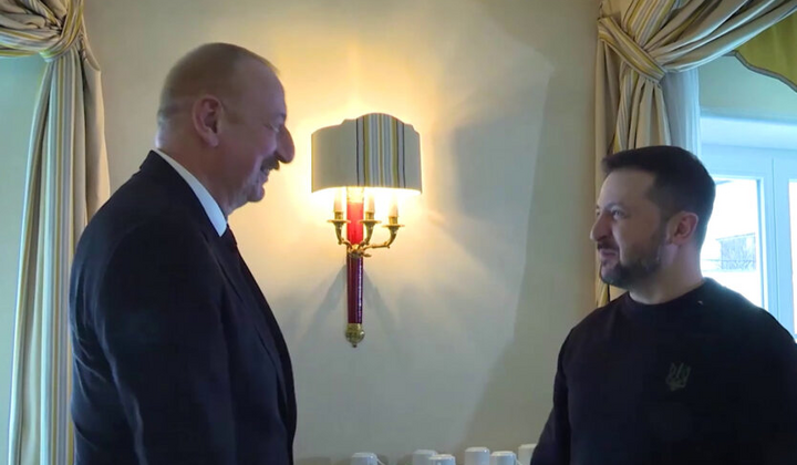 Зеленський та Алієв обговорили транзит газу