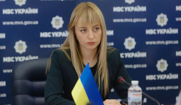 Зброя на столі