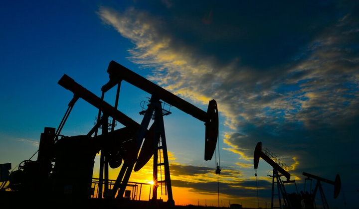 Дві нафтові бури, ціни стрімко падають