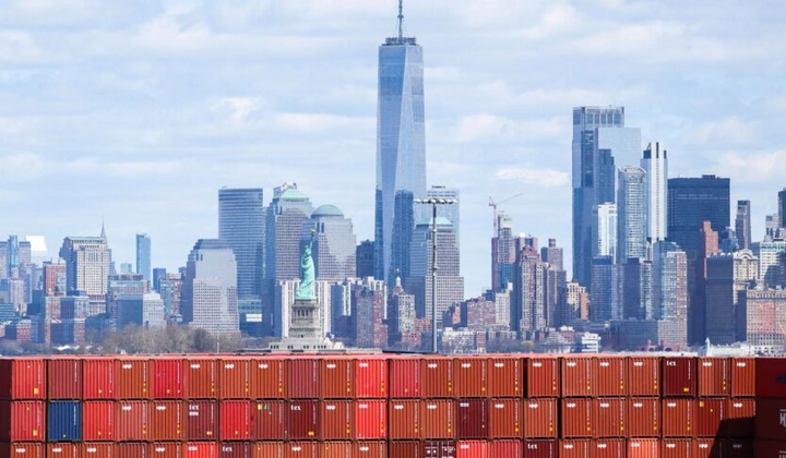 Падіння долара через торговельну невизначеність