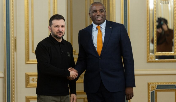 Президент Зеленський обговорює підтримку України з головою МЗС Британії