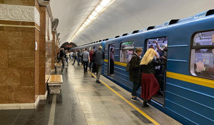 Пассажиров транспорта в Киеве